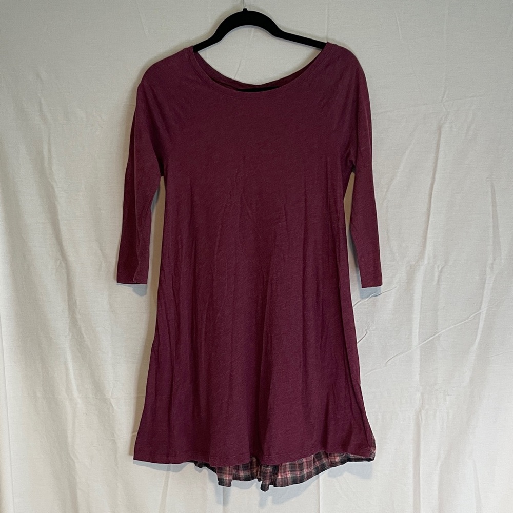 Altr’d State Burgundy 3/4 Sleeve shirt Dress with Plaid detail on back. Size sma